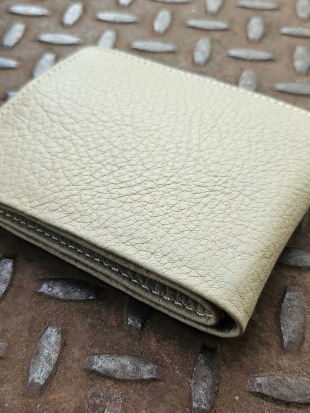 Handmade Billfold Wallet Beige Genuine Leather Bifold Card Holder Purse New - Picture 2 of 12